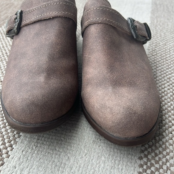 Minnetonka Women's Billie Leather Slip-On Mules Marbled Brown Western Buckle 7 - Picture 7 of 10